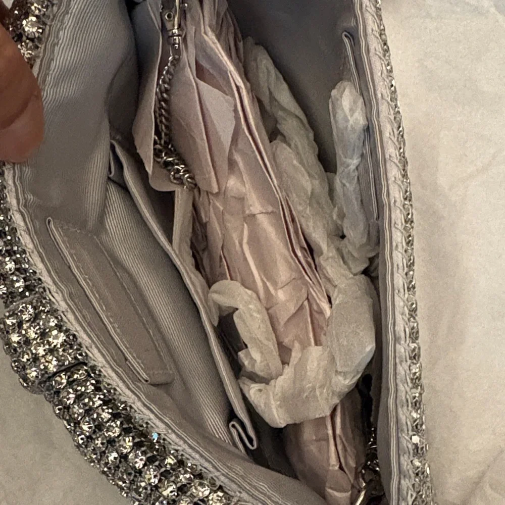 Glamorous EVER NEW Jolene Jewel Bow Clutch - Picture 8 of 9
